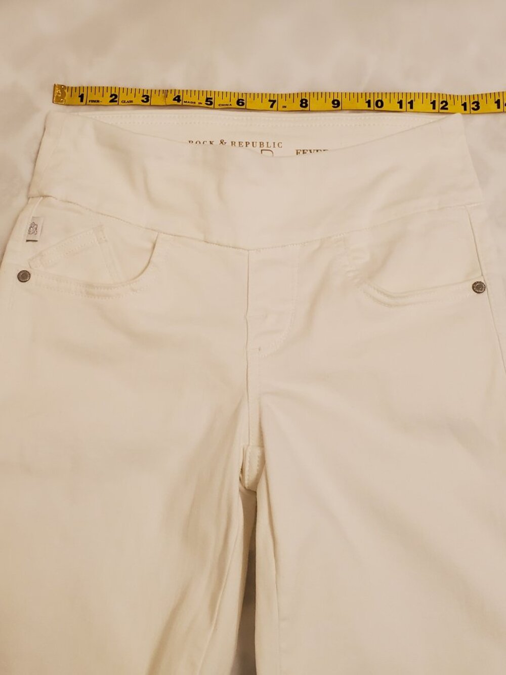 Rock & Republic Fever Mid-Rise Bermuda Pull-On White Denim Jean Shorts - 2M - Picture 11 of 16